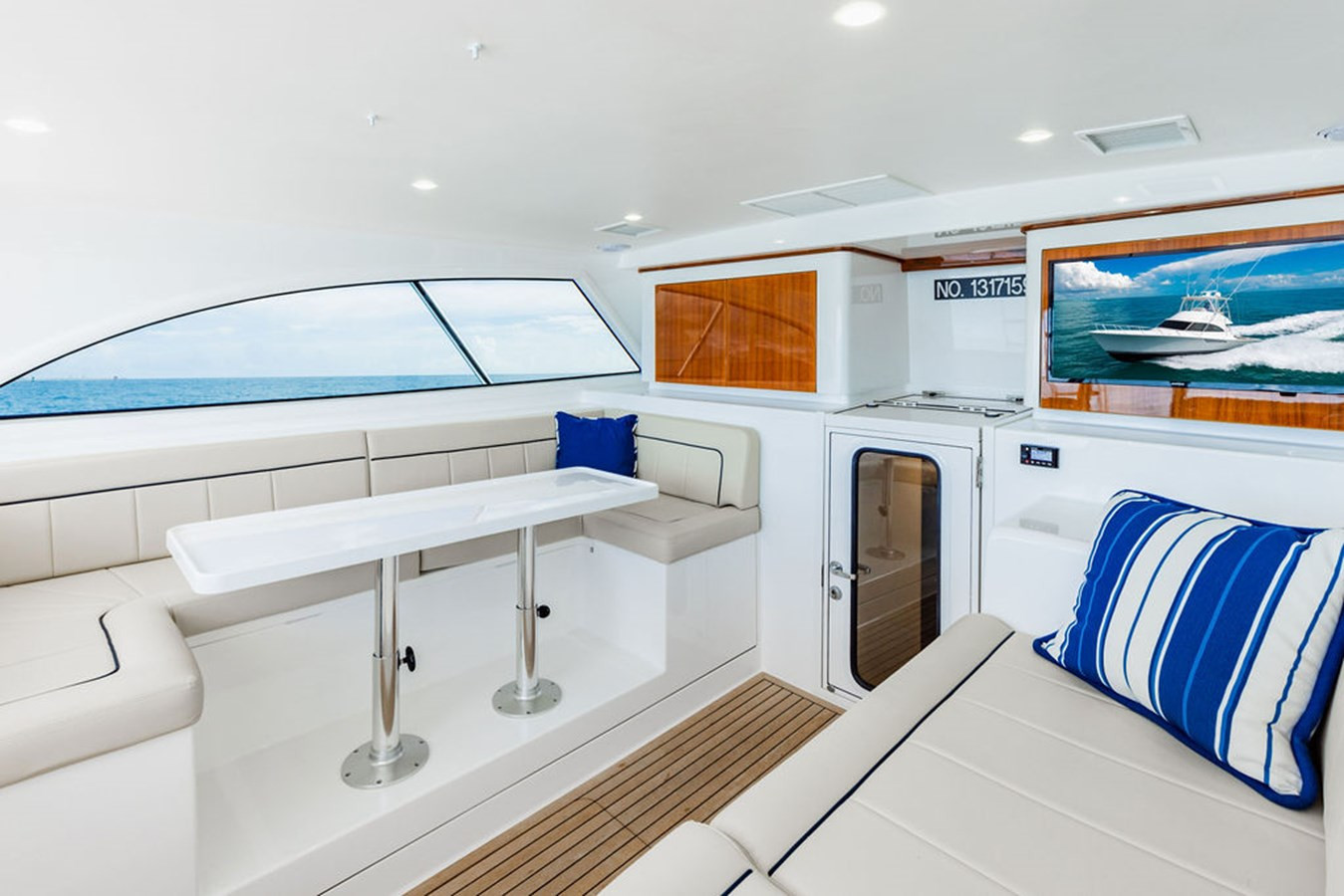 https://arconyachts.ams3.digitaloceanspaces.com/147288/conversions/large_4383286-optimize.jpg