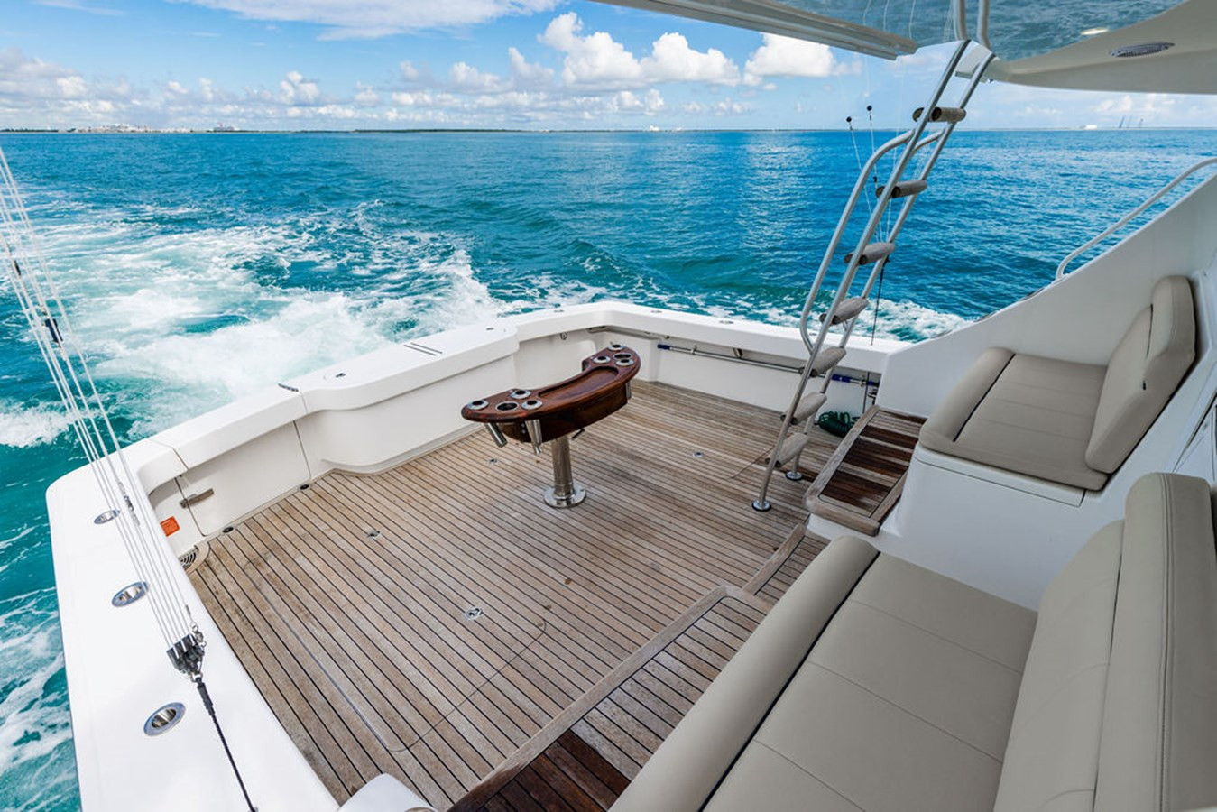 https://arconyachts.ams3.digitaloceanspaces.com/147318/conversions/large_4383296-optimize.jpg