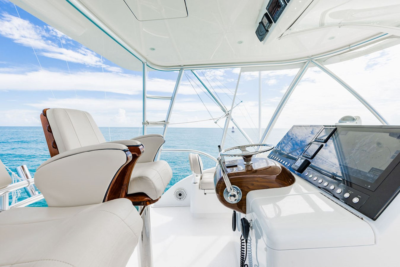 https://arconyachts.ams3.digitaloceanspaces.com/147359/conversions/large_4383311-optimize.jpg