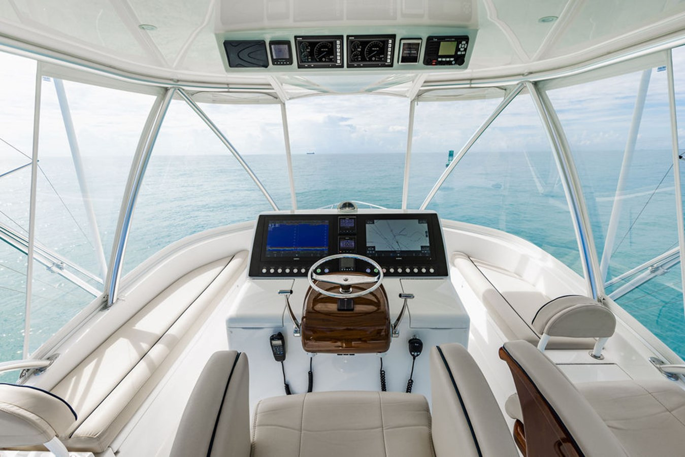 https://arconyachts.ams3.digitaloceanspaces.com/147365/conversions/large_4383313-optimize.jpg