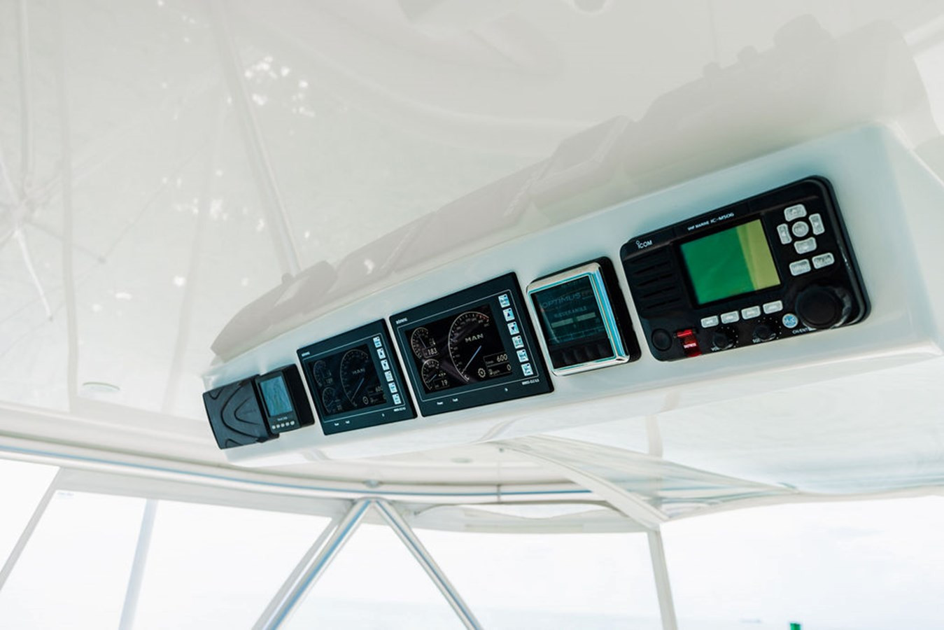 https://arconyachts.ams3.digitaloceanspaces.com/147385/conversions/large_4383321-optimize.jpg