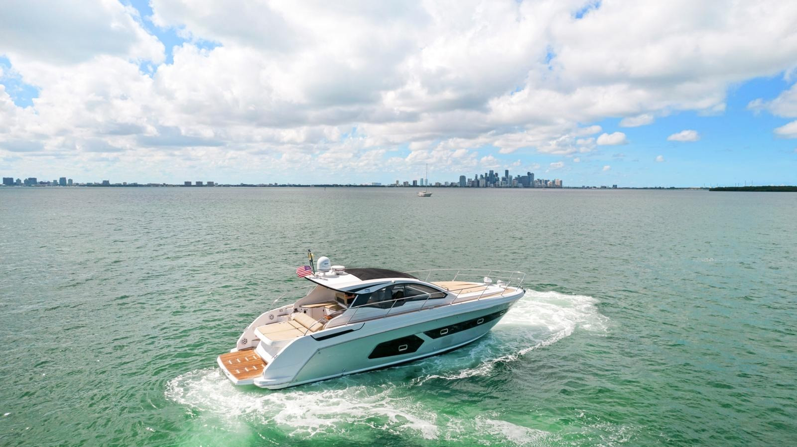 https://arconyachts.ams3.digitaloceanspaces.com/147440/conversions/large_4565892-optimize.jpg