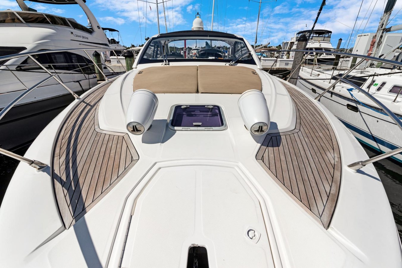 https://arconyachts.ams3.digitaloceanspaces.com/147563/conversions/large_4565935-optimize.jpg