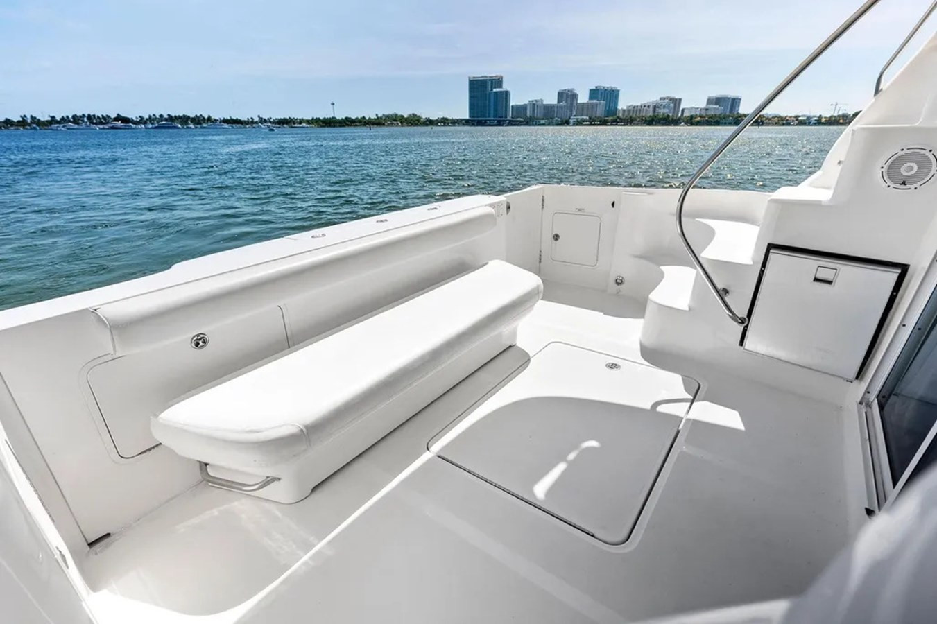 https://arconyachts.ams3.digitaloceanspaces.com/147605/conversions/large_4784883-optimize.jpg