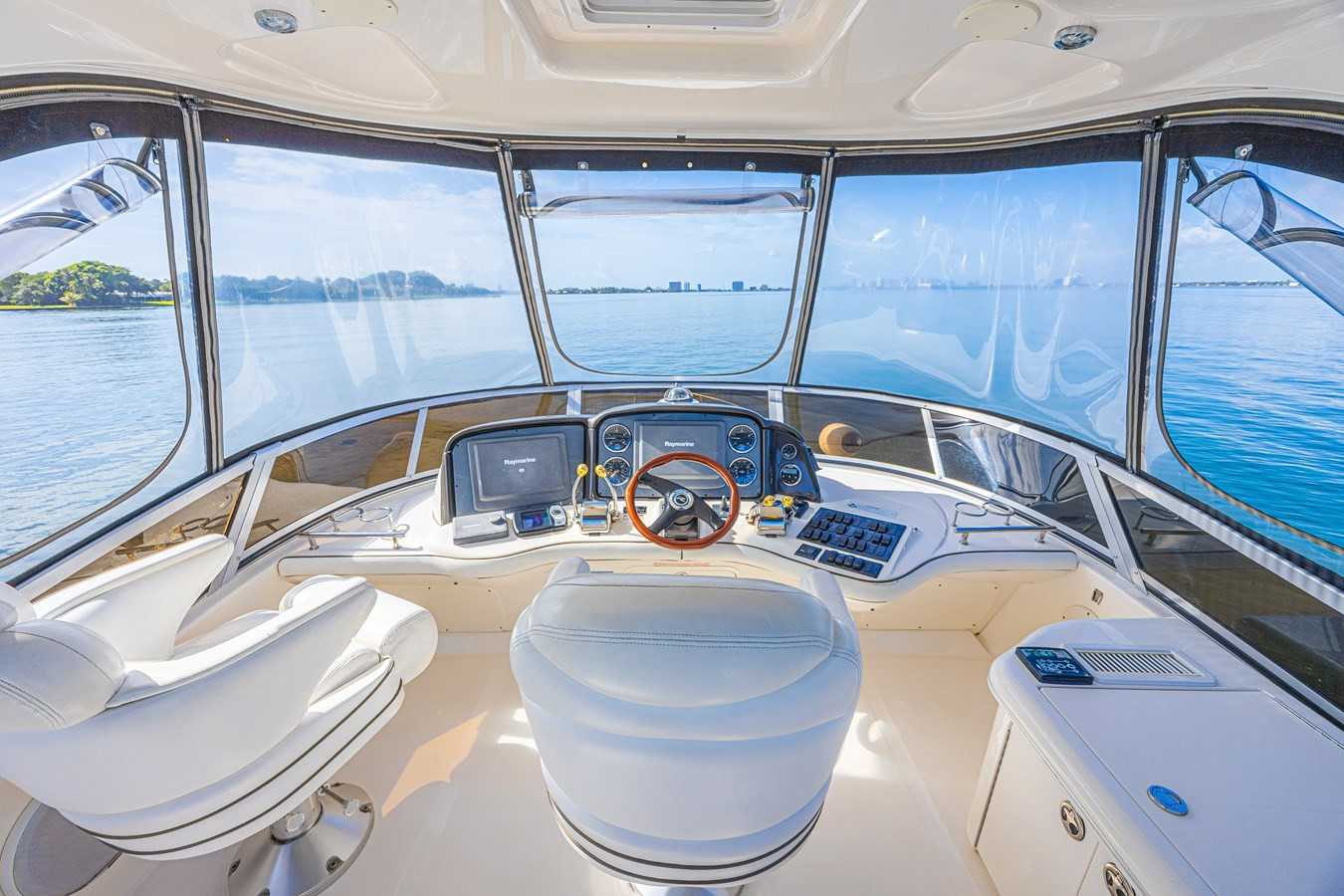 https://arconyachts.ams3.digitaloceanspaces.com/147615/conversions/large_4784886-optimize.jpg
