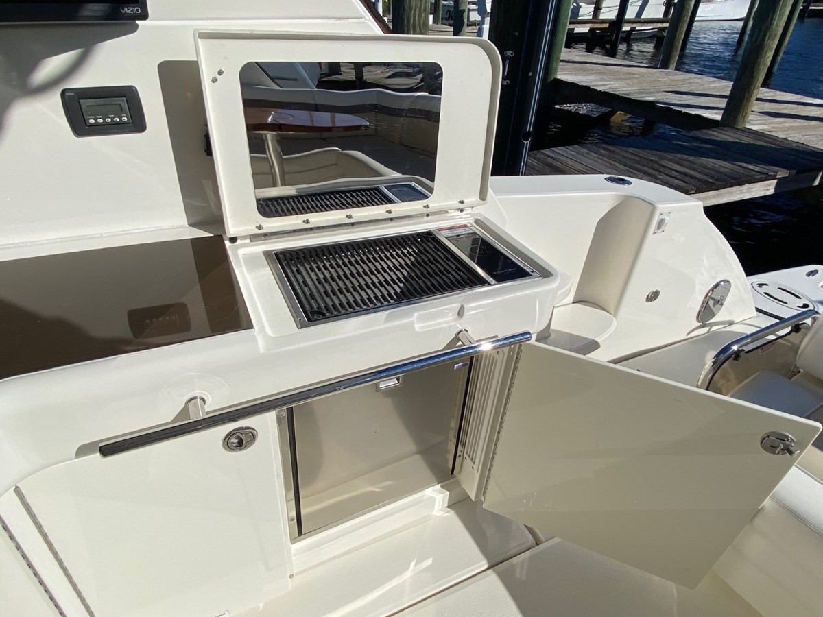 https://arconyachts.ams3.digitaloceanspaces.com/147646/conversions/large_3433502-optimize.jpg