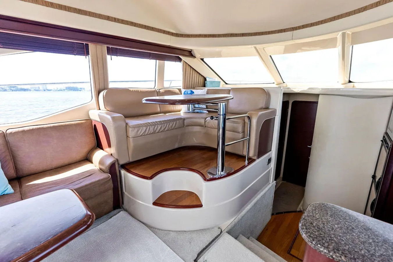 https://arconyachts.ams3.digitaloceanspaces.com/147651/conversions/large_4784896-optimize.jpg