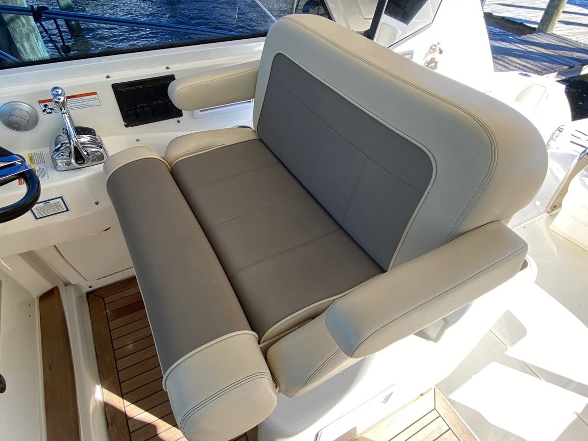 https://arconyachts.ams3.digitaloceanspaces.com/147652/conversions/large_3433504-optimize.jpg