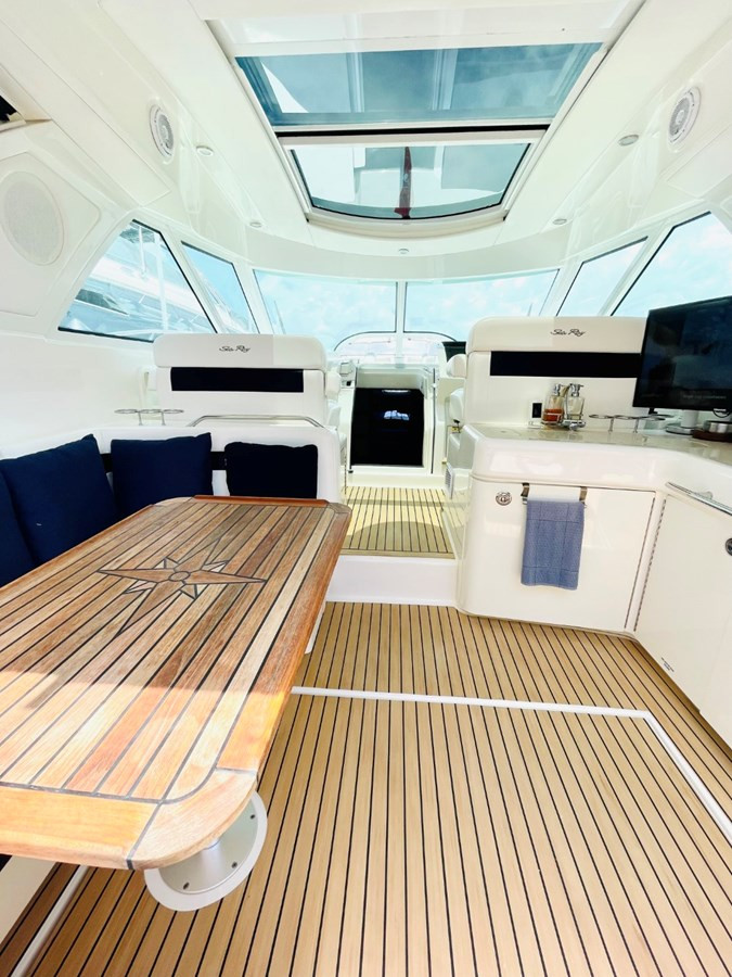 https://arconyachts.ams3.digitaloceanspaces.com/147706/conversions/large_3538344-optimize.jpg
