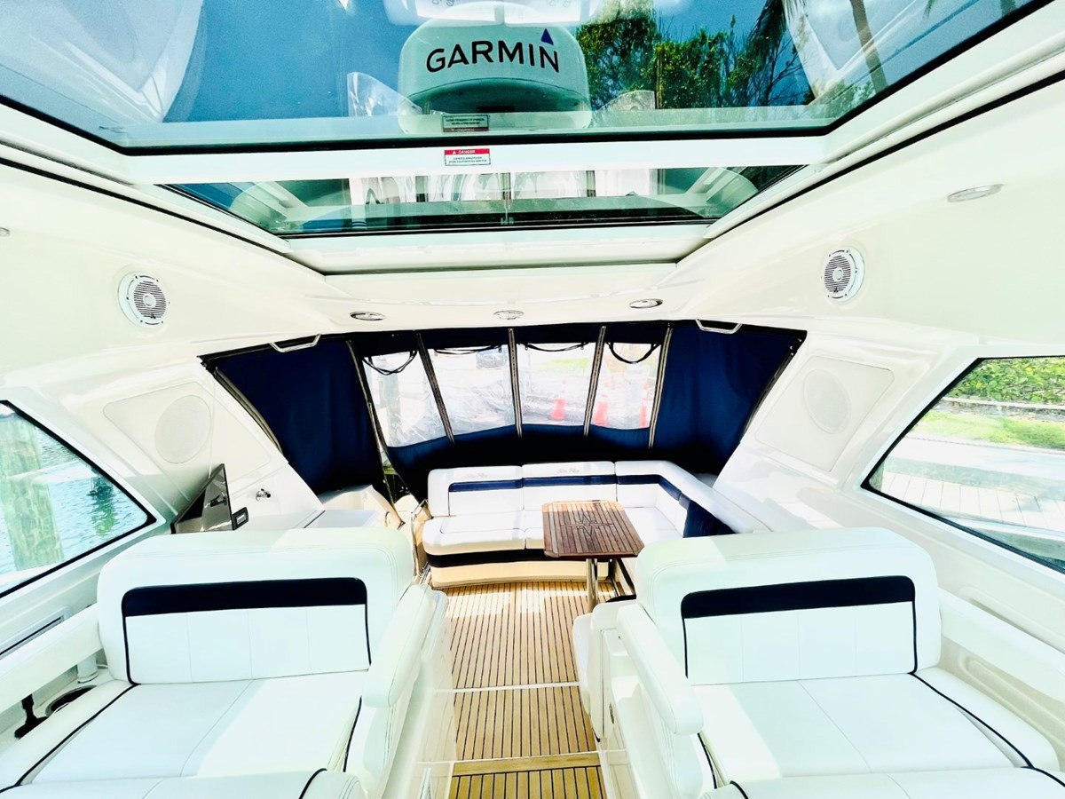 https://arconyachts.ams3.digitaloceanspaces.com/147708/conversions/large_3538345-optimize.jpg