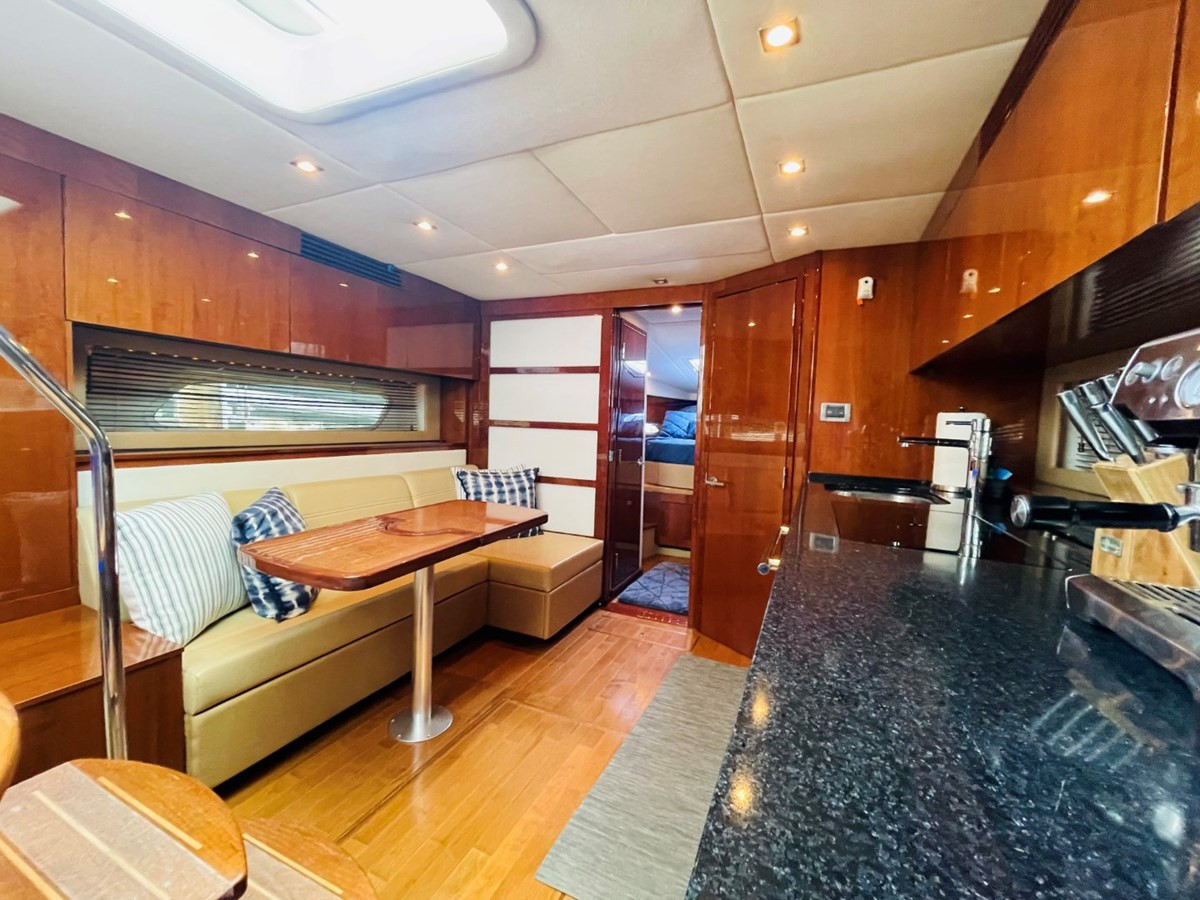 https://arconyachts.ams3.digitaloceanspaces.com/147749/conversions/large_3538360-optimize.jpg