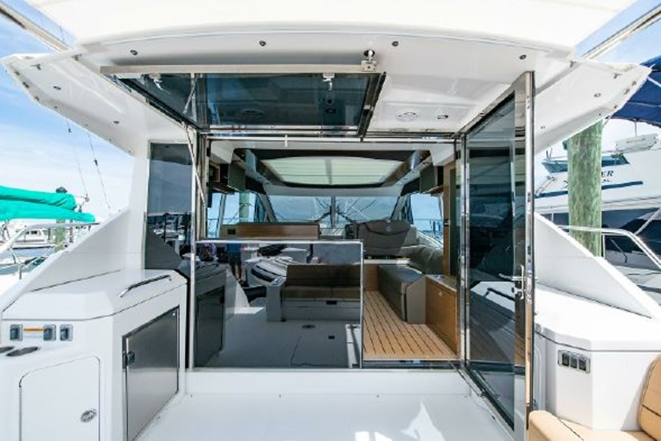 https://arconyachts.ams3.digitaloceanspaces.com/147842/conversions/large_2992739-optimize.jpg