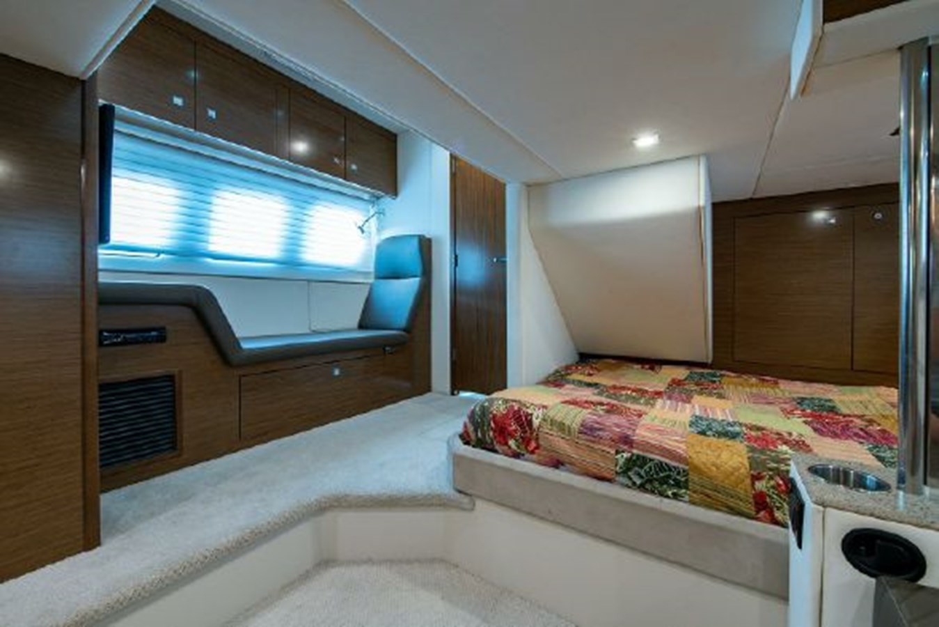 https://arconyachts.ams3.digitaloceanspaces.com/147861/conversions/large_2992745-optimize.jpg