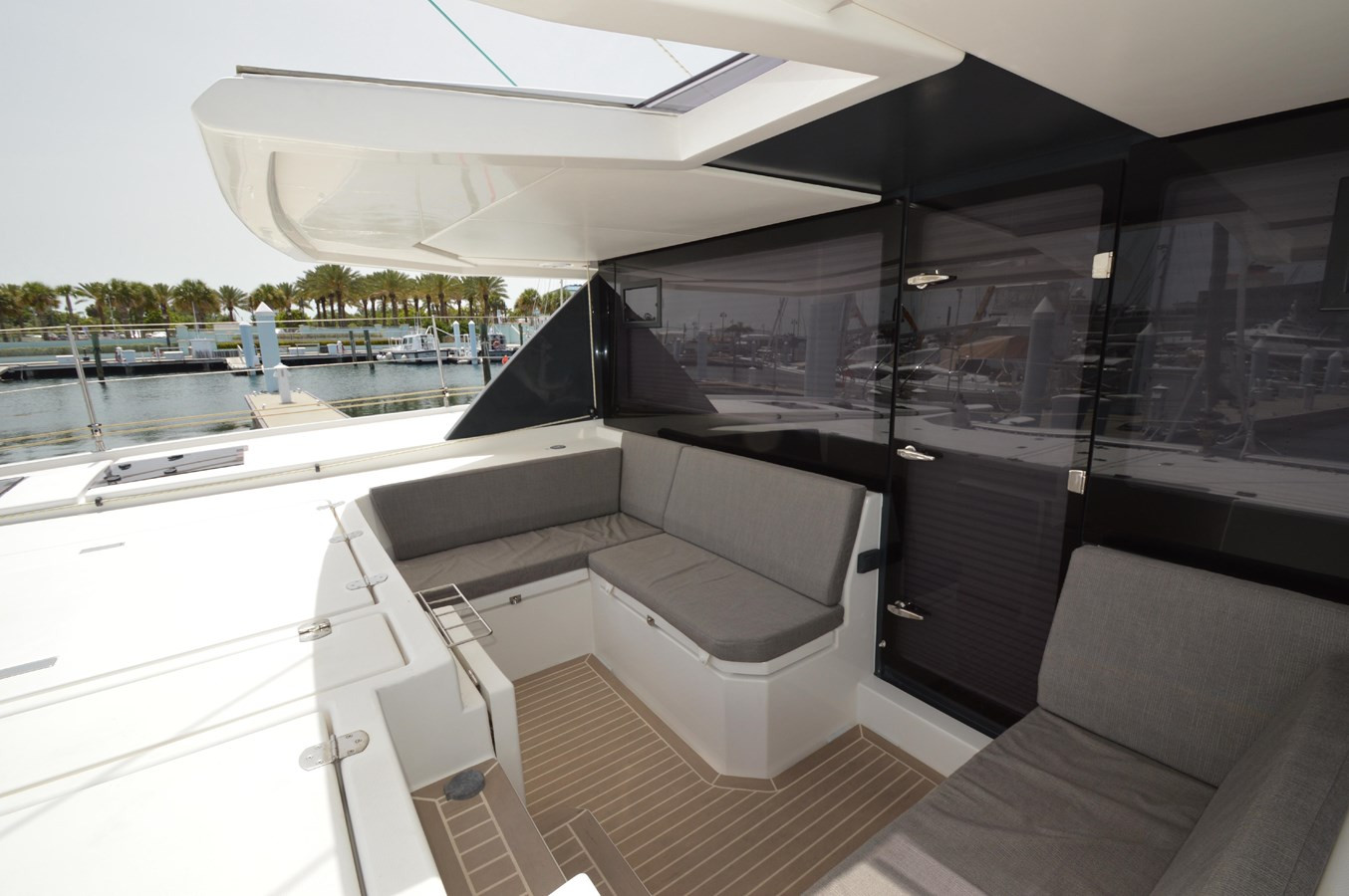 https://arconyachts.ams3.digitaloceanspaces.com/147887/conversions/large_2972941-optimize.jpg