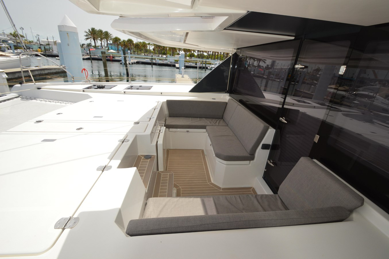 https://arconyachts.ams3.digitaloceanspaces.com/147890/conversions/large_2972942-optimize.jpg