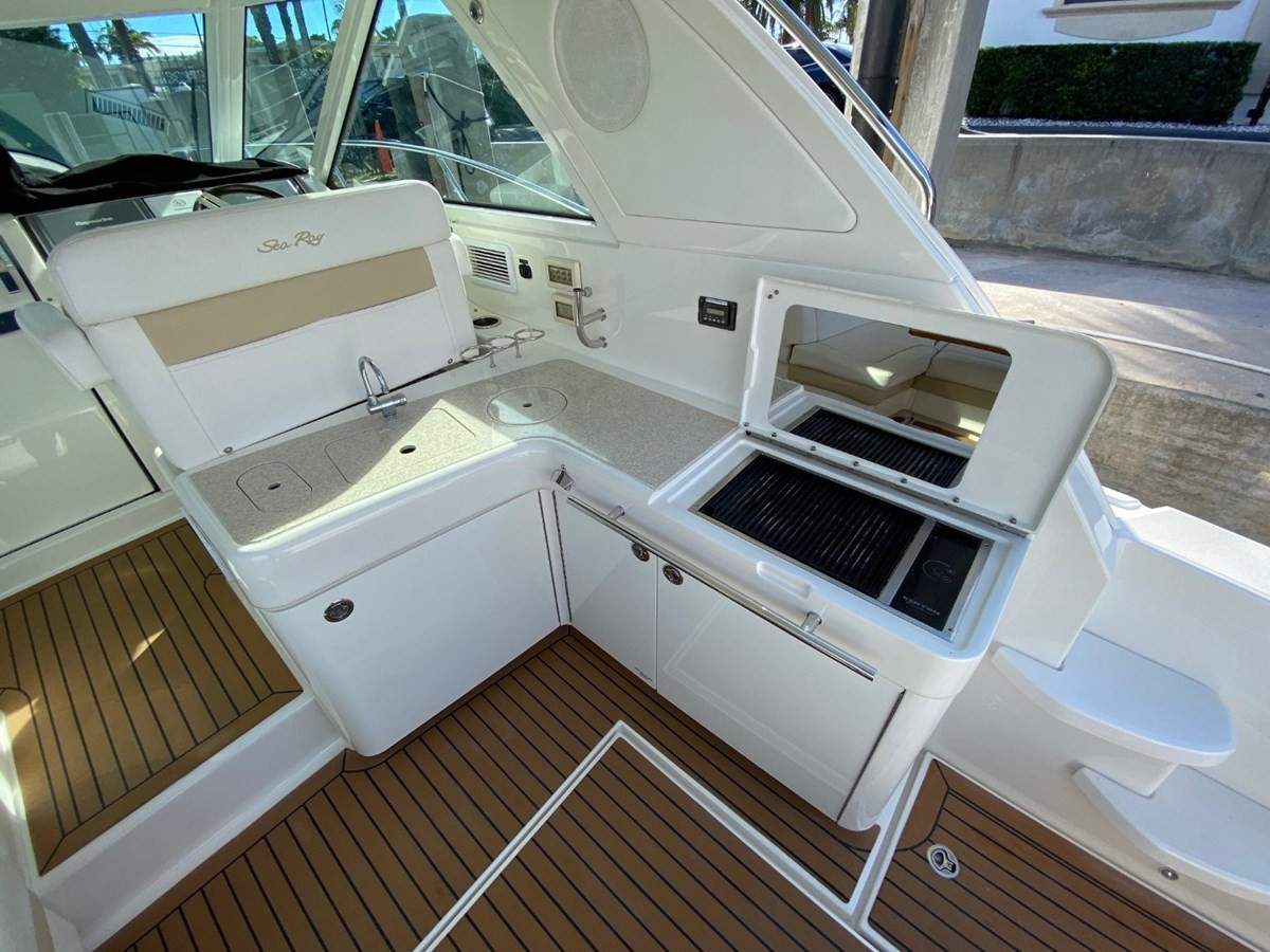 https://arconyachts.ams3.digitaloceanspaces.com/147909/conversions/large_3229188-optimize.jpg