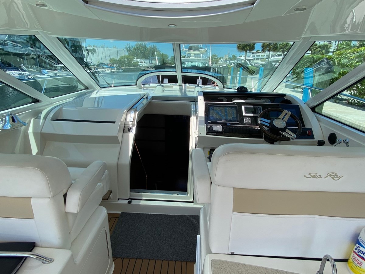 https://arconyachts.ams3.digitaloceanspaces.com/147923/conversions/large_3229193-optimize.jpg