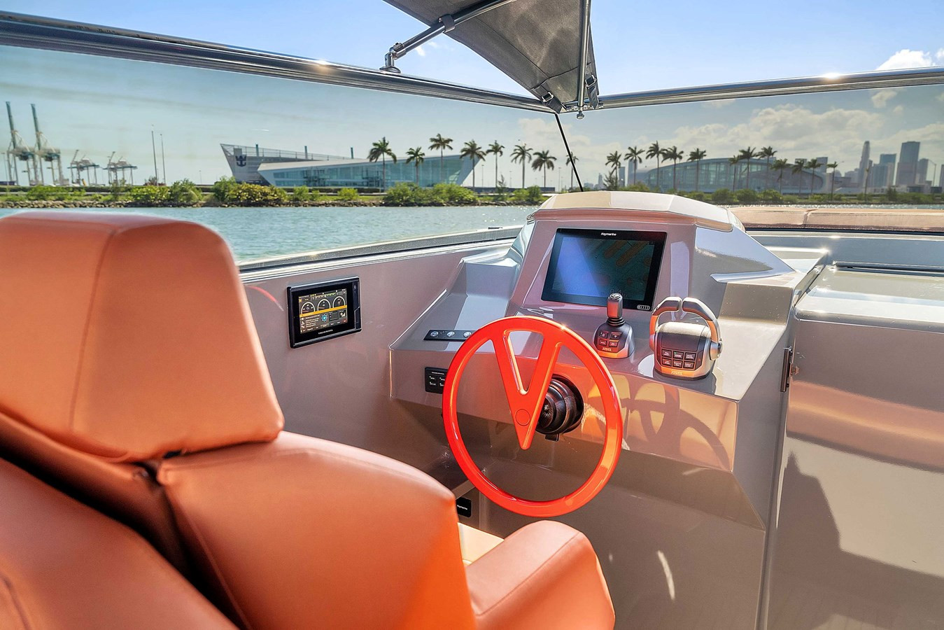 https://arconyachts.ams3.digitaloceanspaces.com/147995/conversions/large_3780110-optimize.jpg