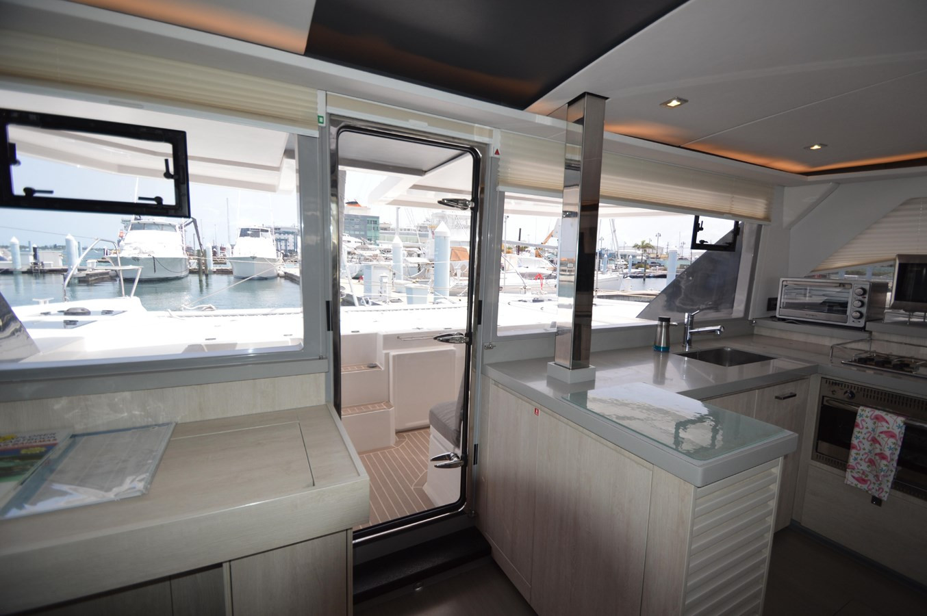 https://arconyachts.ams3.digitaloceanspaces.com/148003/conversions/large_2972983-optimize.jpg
