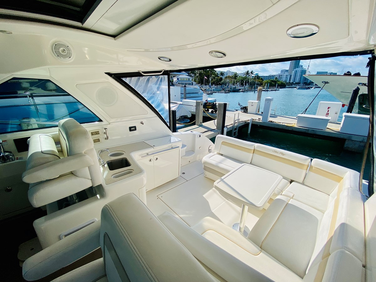 https://arconyachts.ams3.digitaloceanspaces.com/148051/conversions/large_3819852-optimize.jpg