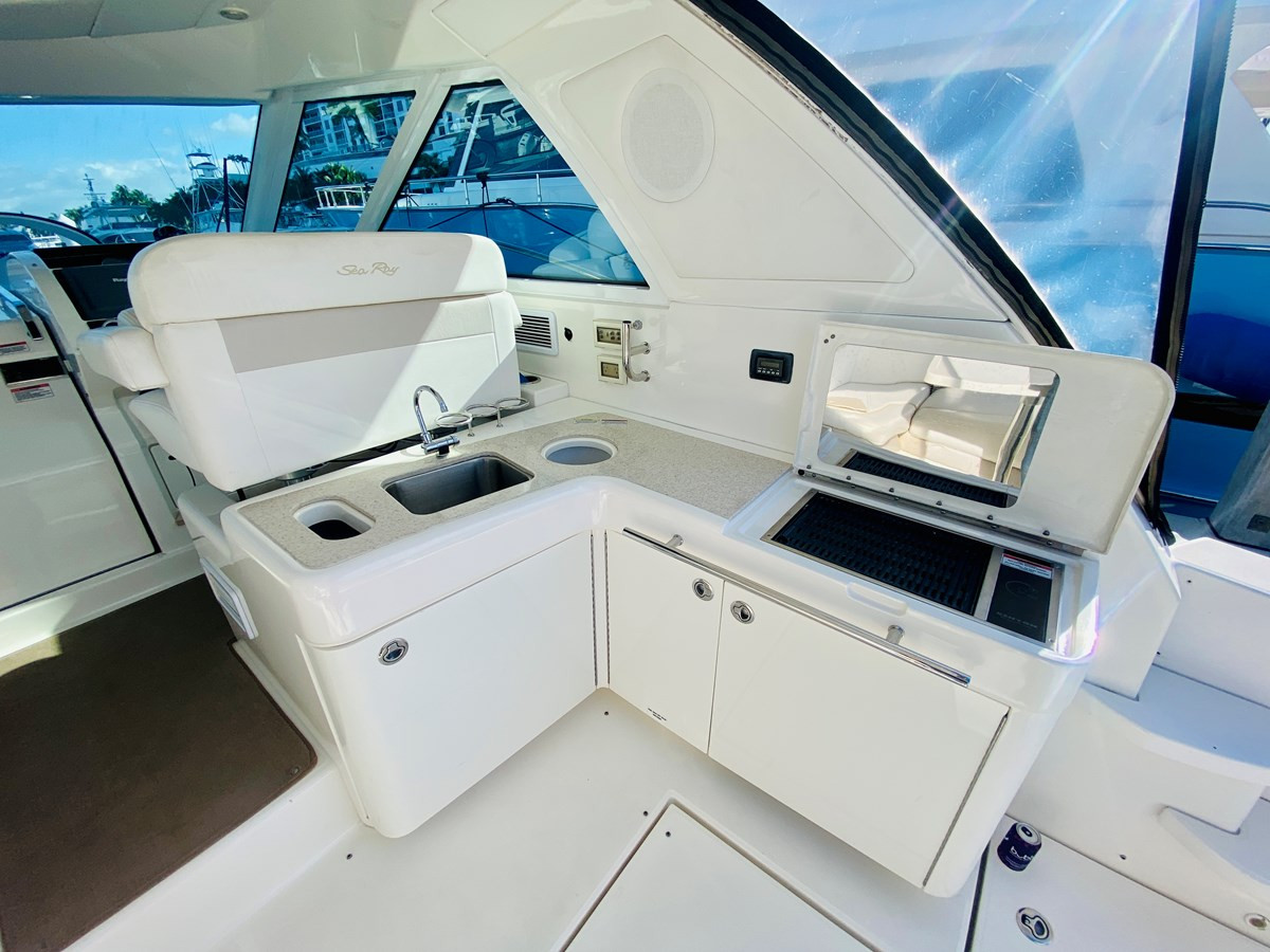 https://arconyachts.ams3.digitaloceanspaces.com/148058/conversions/large_3819854-optimize.jpg