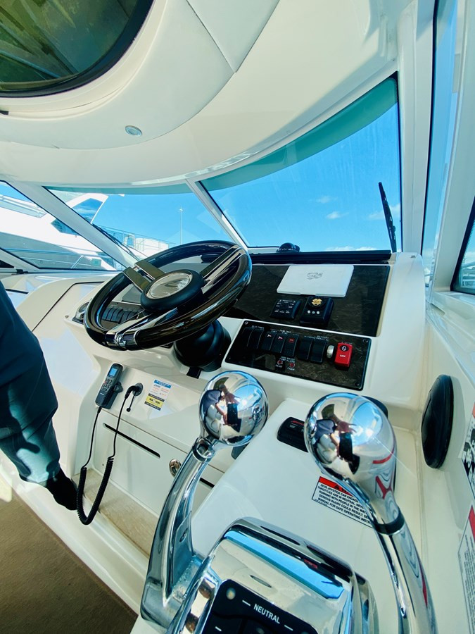 https://arconyachts.ams3.digitaloceanspaces.com/148079/conversions/large_3819861-optimize.jpg