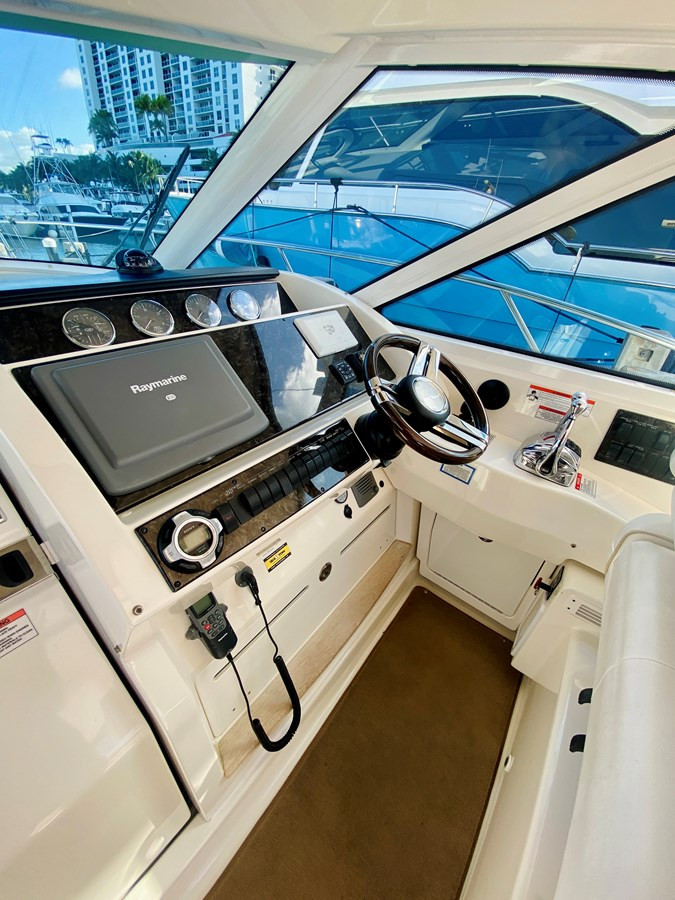 https://arconyachts.ams3.digitaloceanspaces.com/148097/conversions/large_3819867-optimize.jpg