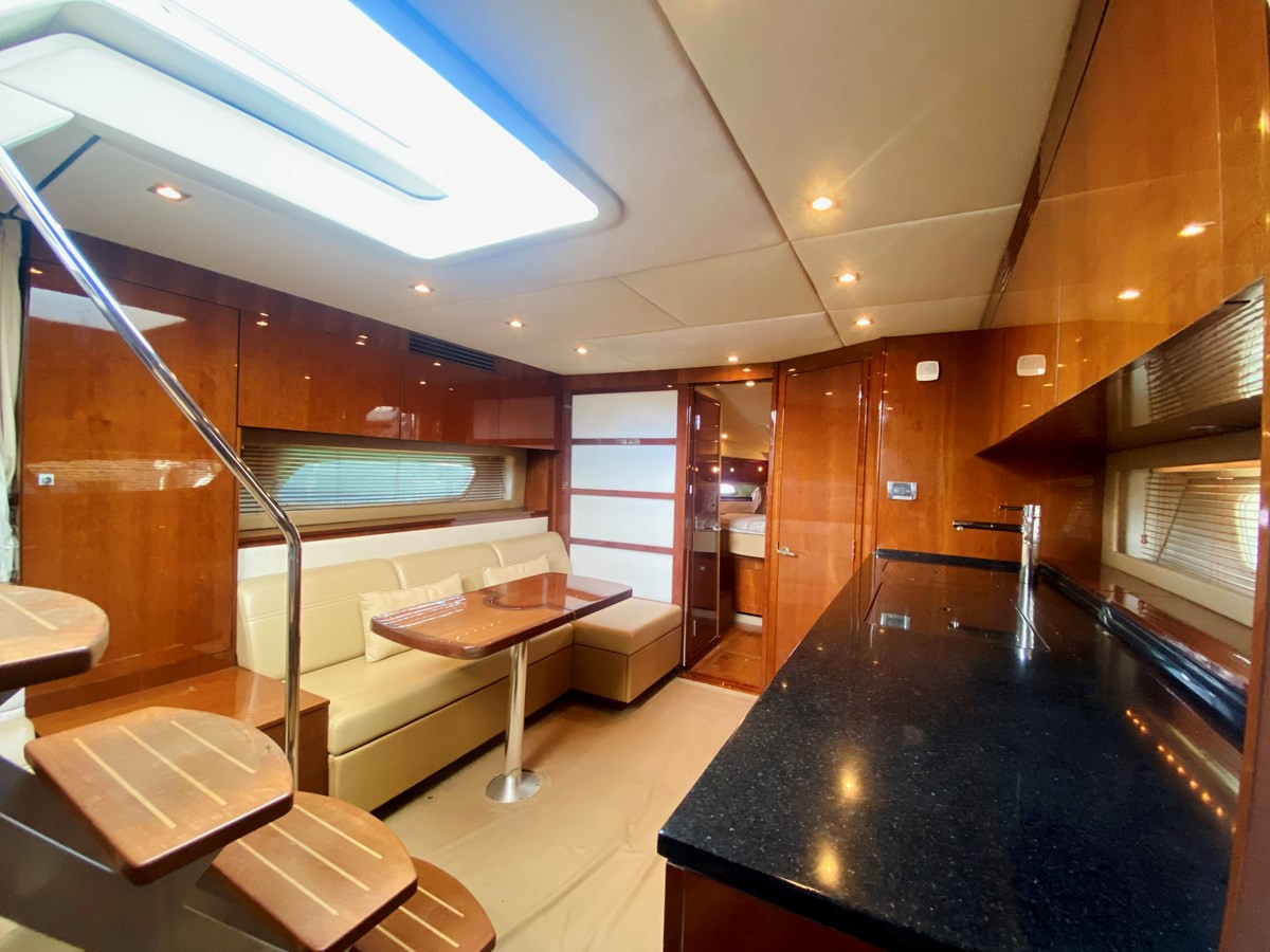 https://arconyachts.ams3.digitaloceanspaces.com/148146/conversions/large_3819884-optimize.jpg