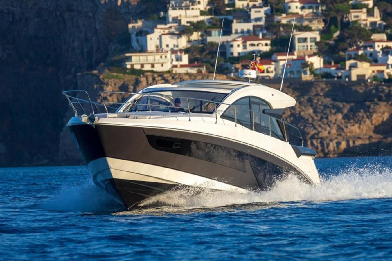 https://arconyachts.ams3.digitaloceanspaces.com/148226/conversions/large_3862118-optimize.jpg