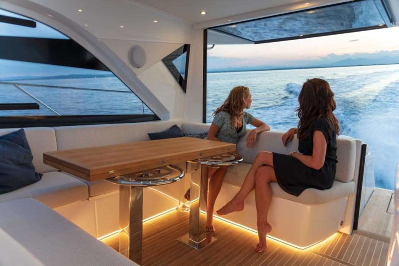 https://arconyachts.ams3.digitaloceanspaces.com/148228/conversions/large_3862119-optimize.jpg