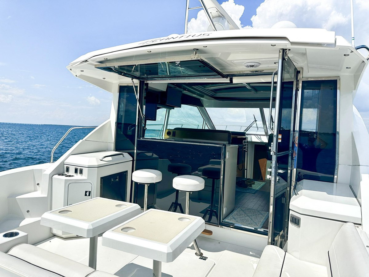 https://arconyachts.ams3.digitaloceanspaces.com/148275/conversions/large_3921822-optimize.jpg