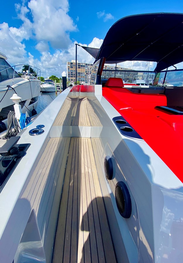 https://arconyachts.ams3.digitaloceanspaces.com/148373/conversions/large_3953893-optimize.jpg