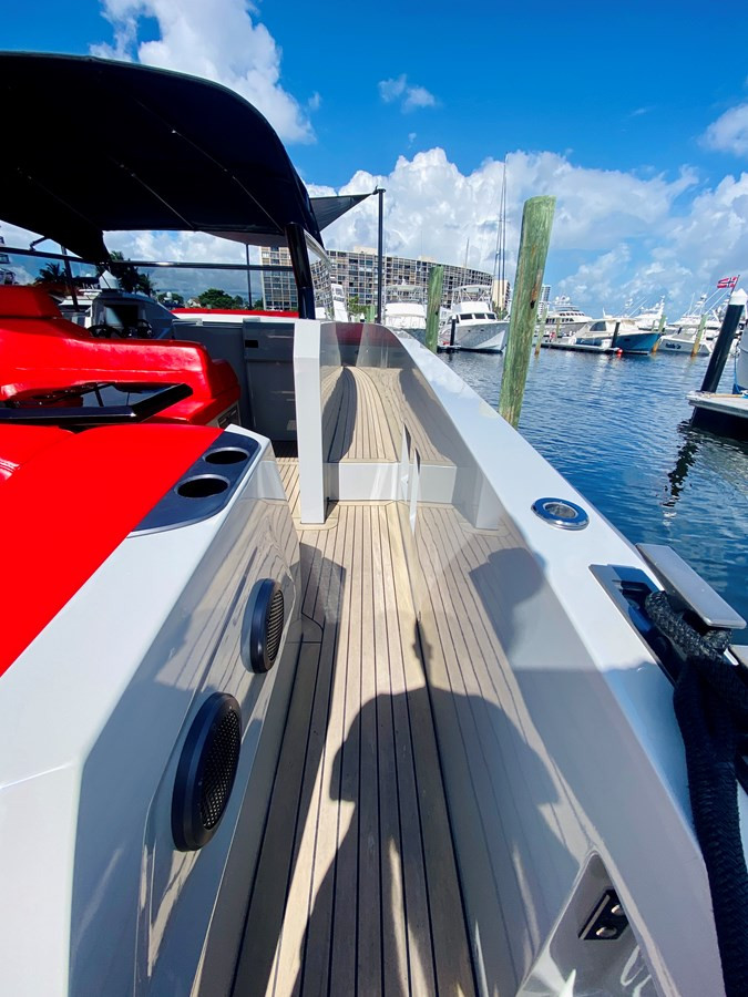 https://arconyachts.ams3.digitaloceanspaces.com/148376/conversions/large_3953894-optimize.jpg