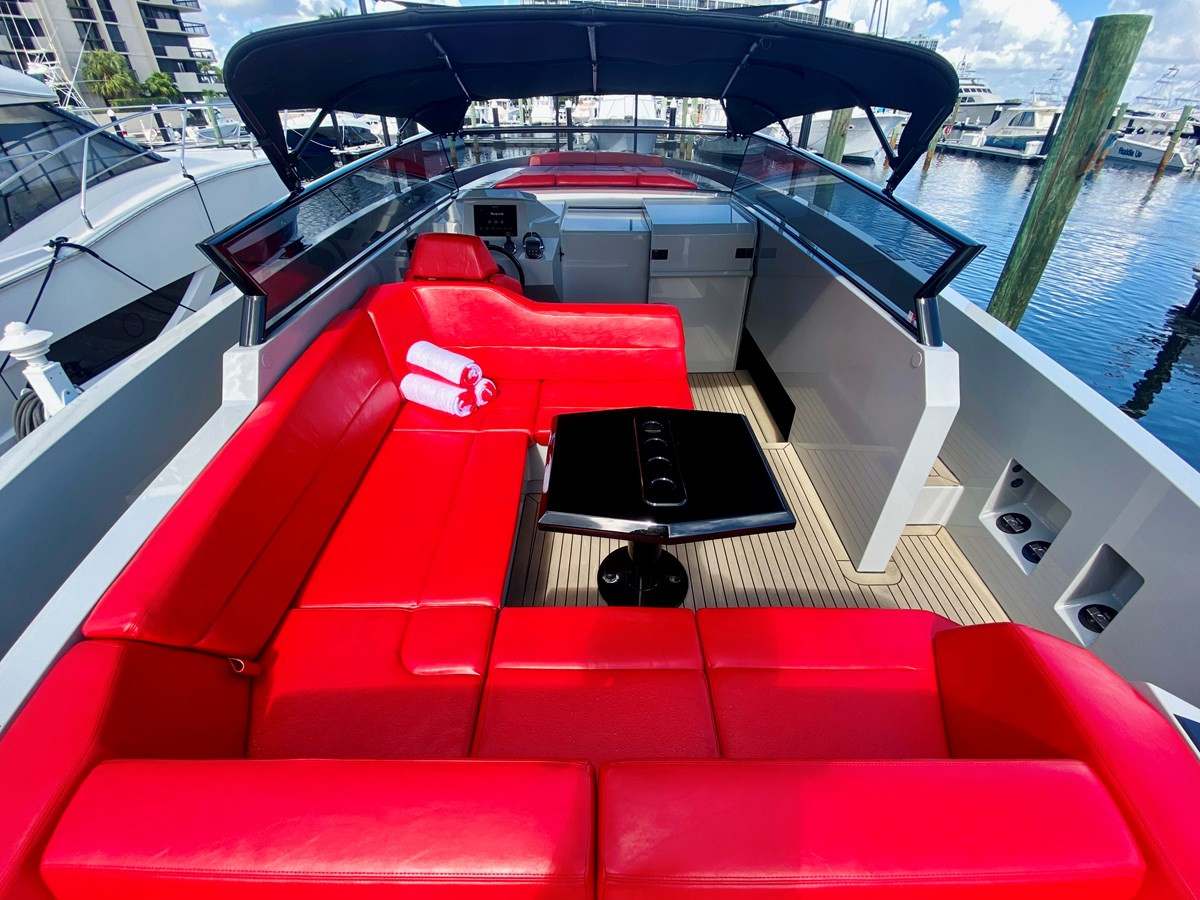 https://arconyachts.ams3.digitaloceanspaces.com/148378/conversions/large_3953895-optimize.jpg