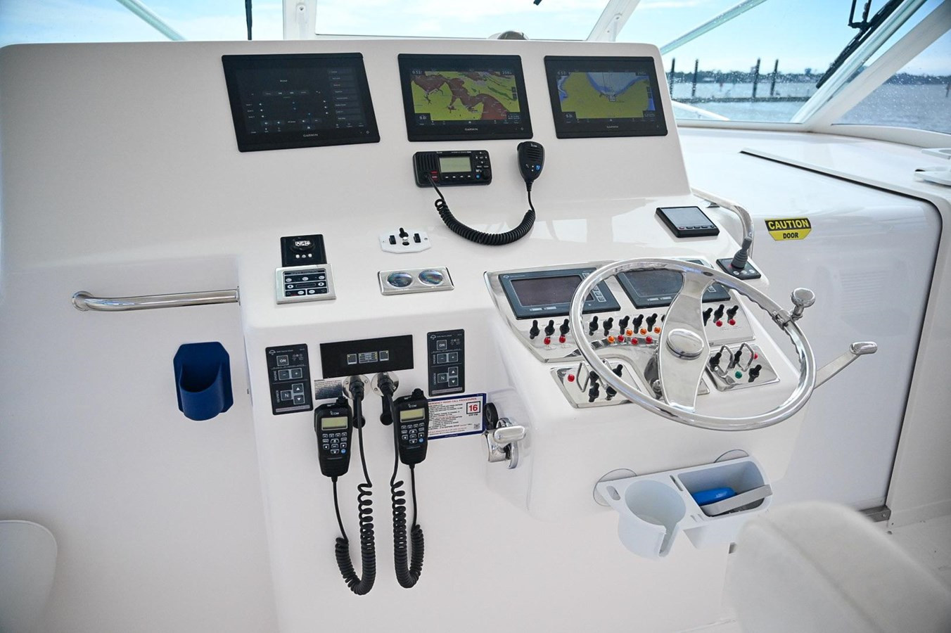 https://arconyachts.ams3.digitaloceanspaces.com/148407/conversions/large_4010740-optimize.jpg