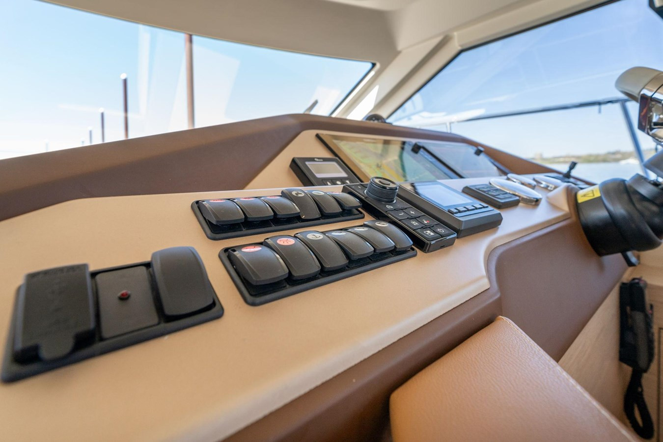 https://arconyachts.ams3.digitaloceanspaces.com/148502/conversions/large_4201094-optimize.jpg