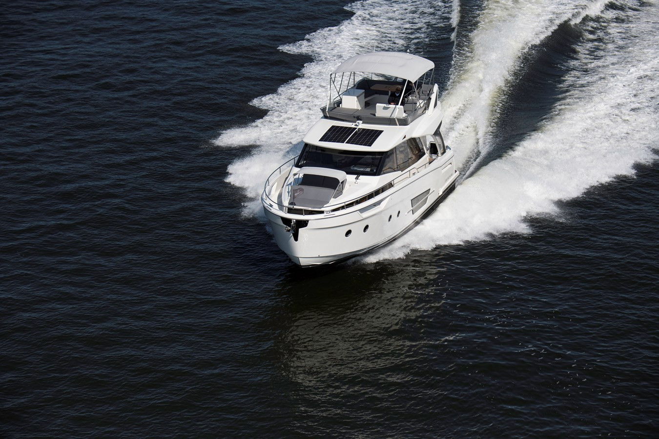 https://arconyachts.ams3.digitaloceanspaces.com/148540/conversions/large_4306922-optimize.jpg