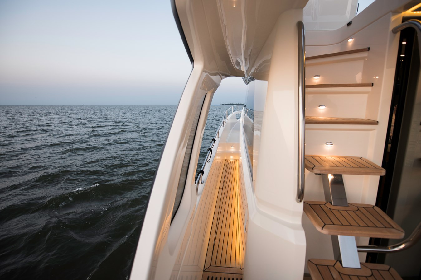 https://arconyachts.ams3.digitaloceanspaces.com/148561/conversions/large_4306930-optimize.jpg