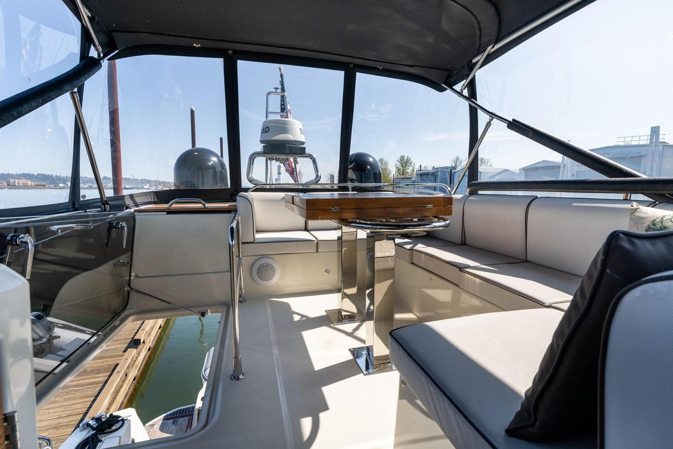 https://arconyachts.ams3.digitaloceanspaces.com/148596/conversions/large_4201127-optimize.jpg