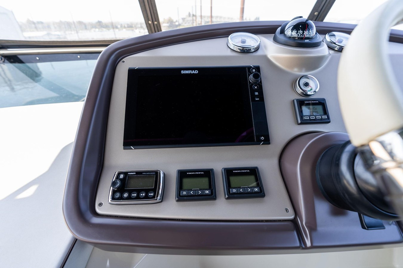 https://arconyachts.ams3.digitaloceanspaces.com/148625/conversions/large_4201136-optimize.jpg
