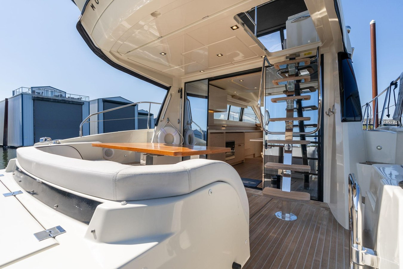 https://arconyachts.ams3.digitaloceanspaces.com/148633/conversions/large_4201139-optimize.jpg