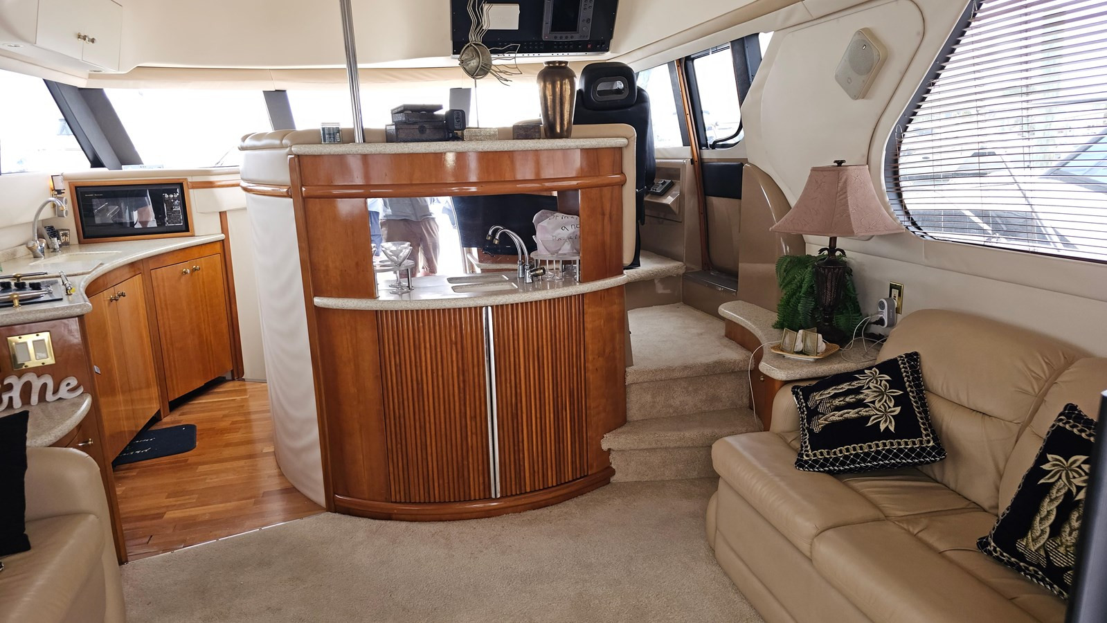 https://arconyachts.ams3.digitaloceanspaces.com/148727/conversions/large_4370008-optimize.jpg