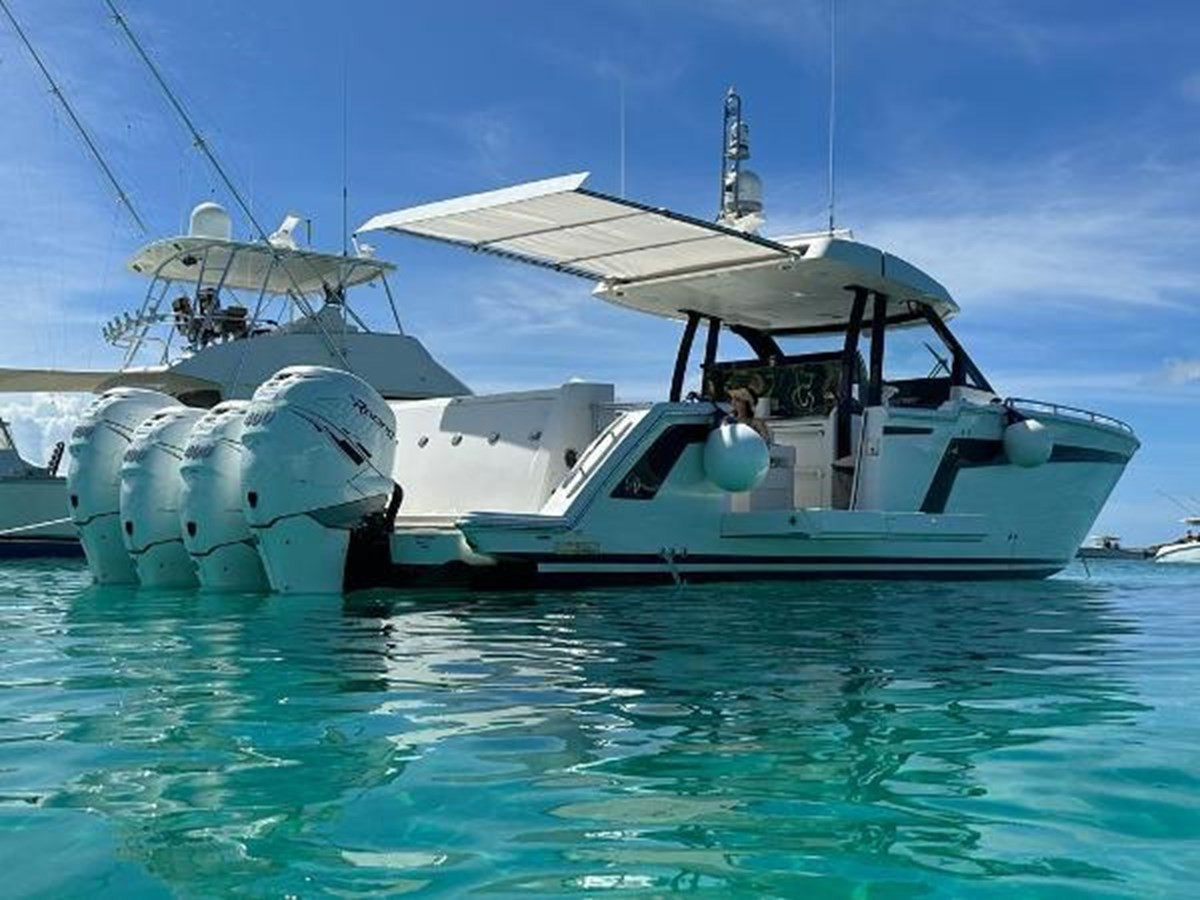 https://arconyachts.ams3.digitaloceanspaces.com/148751/conversions/large_4375955-optimize.jpg
