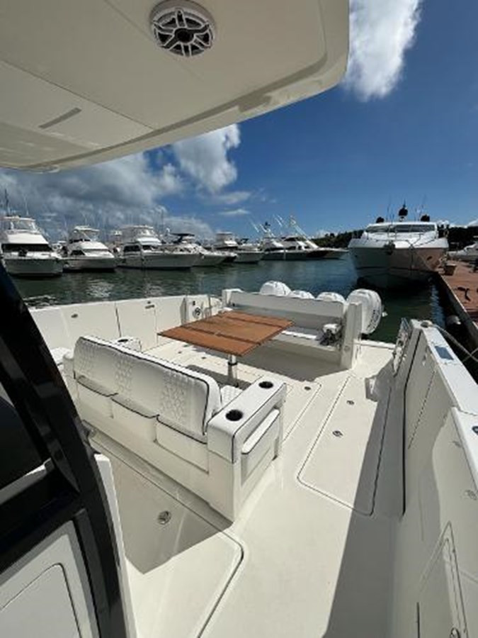 https://arconyachts.ams3.digitaloceanspaces.com/148770/conversions/large_4375962-optimize.jpg