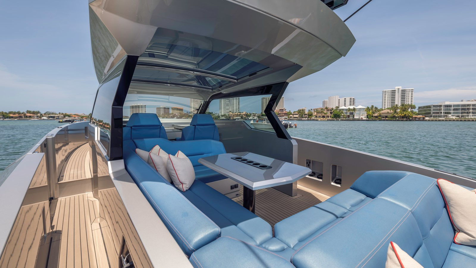 https://arconyachts.ams3.digitaloceanspaces.com/148803/conversions/large_4683428-optimize.jpg