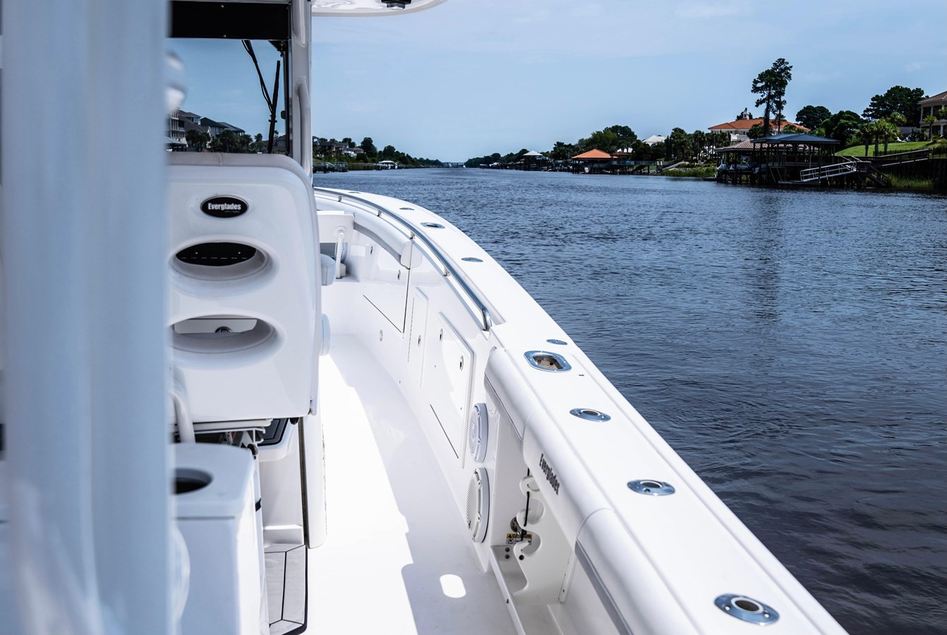https://arconyachts.ams3.digitaloceanspaces.com/148859/conversions/large_4379272-optimize.jpg
