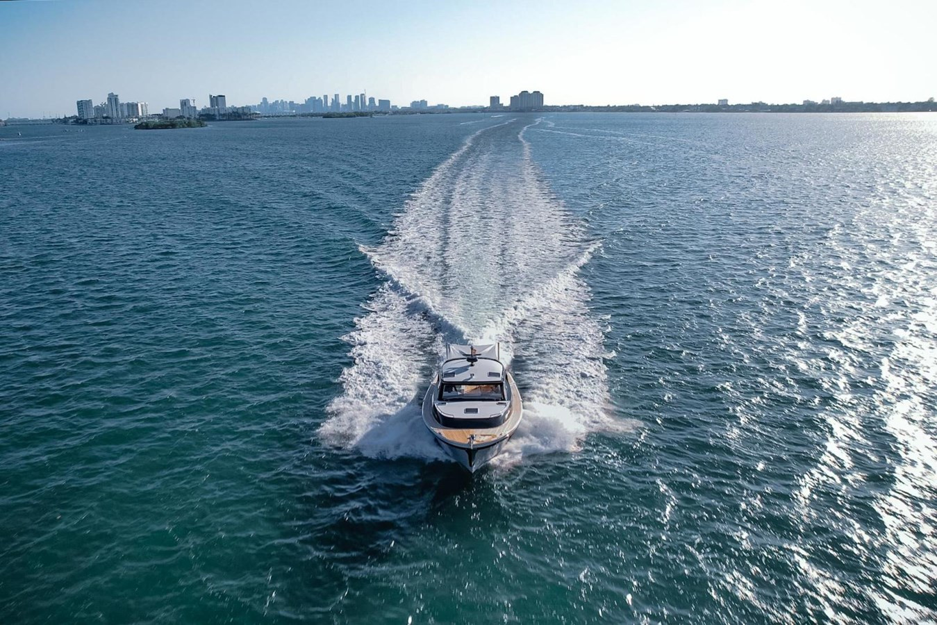 https://arconyachts.ams3.digitaloceanspaces.com/148888/conversions/large_4499595-optimize.jpg