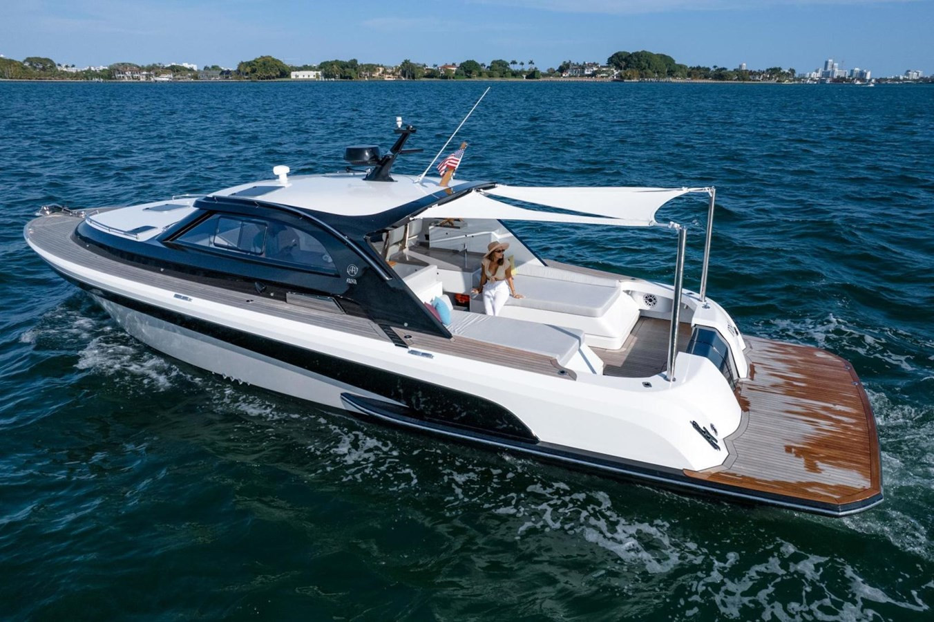 https://arconyachts.ams3.digitaloceanspaces.com/148919/conversions/large_4499605-optimize.jpg