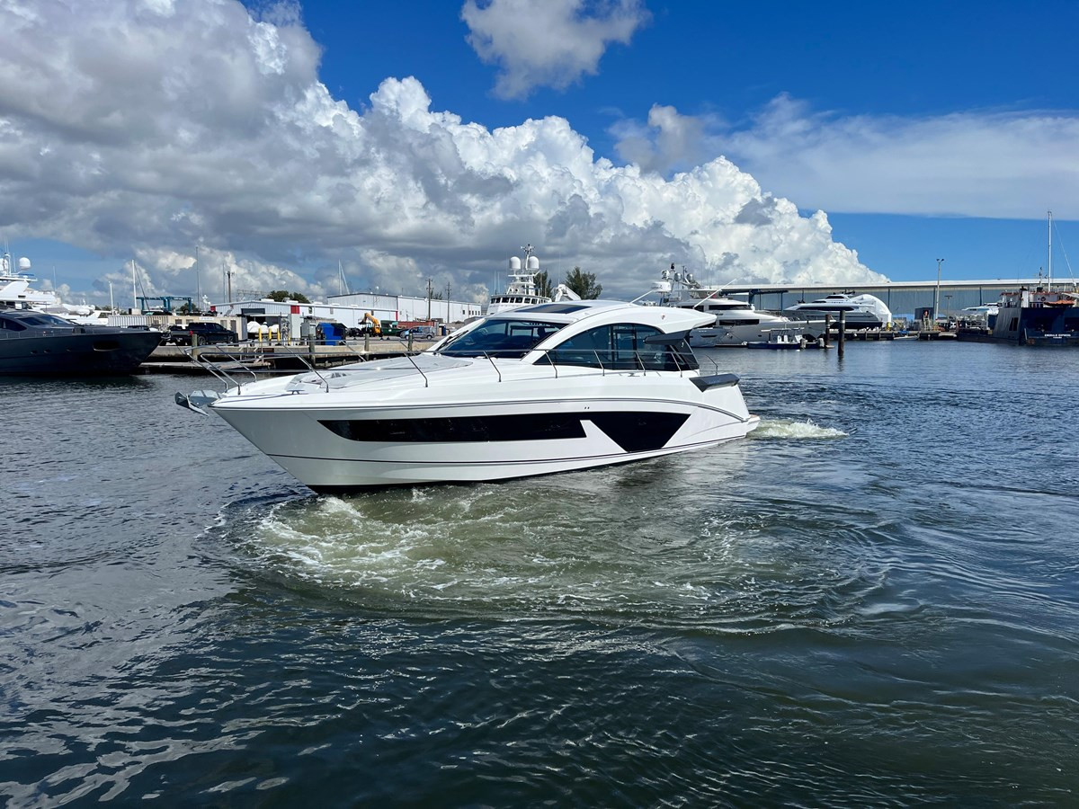 https://arconyachts.ams3.digitaloceanspaces.com/148955/conversions/large_4527342-optimize.jpg