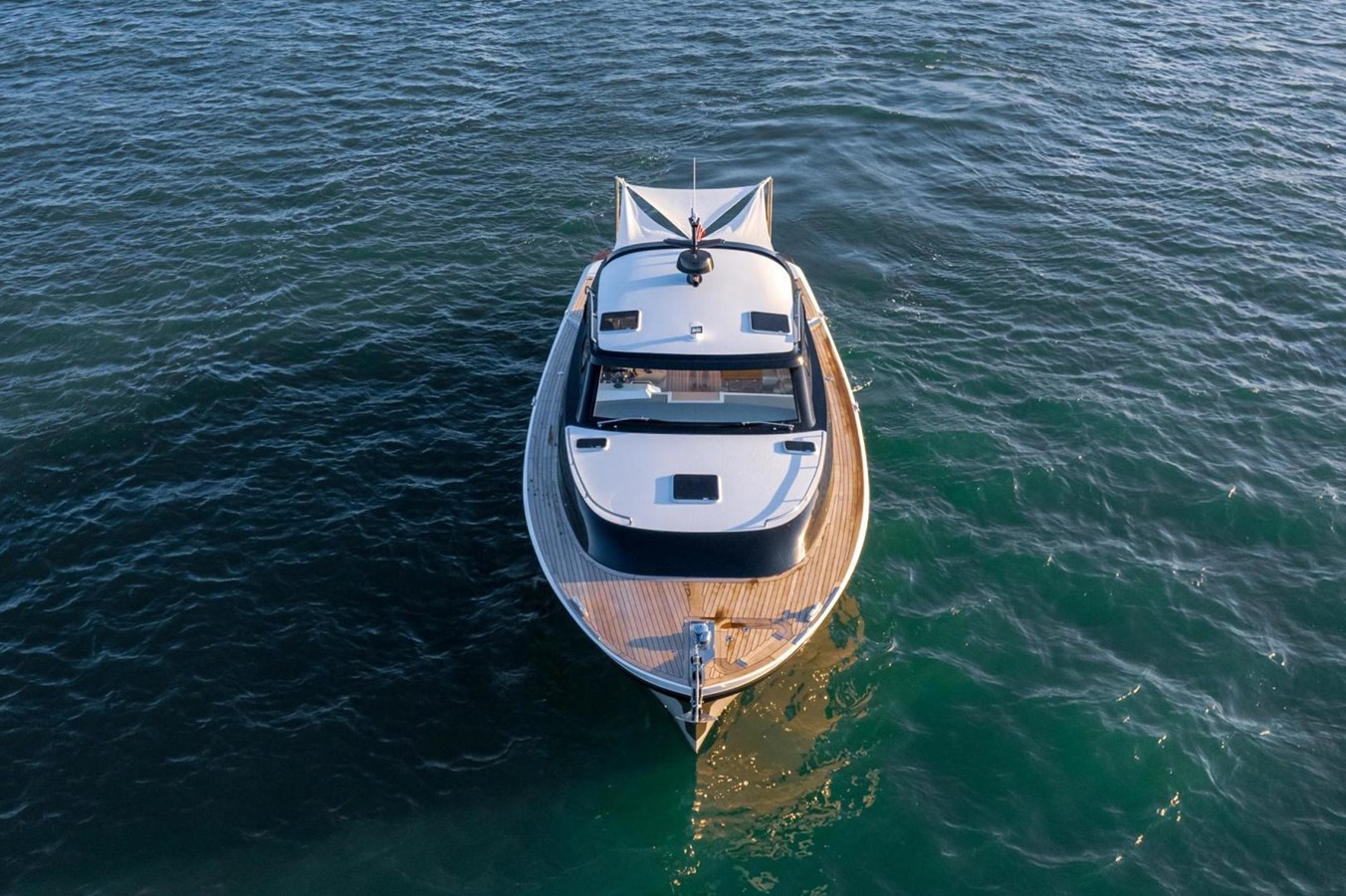 https://arconyachts.ams3.digitaloceanspaces.com/148963/conversions/large_4499622-optimize.jpg